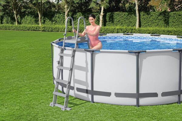 Piscine Hors Sol Rectangle BESTWAY Power Steel™ 549 x 274 x 132 cm avec Filtre à Sable échelle bâche